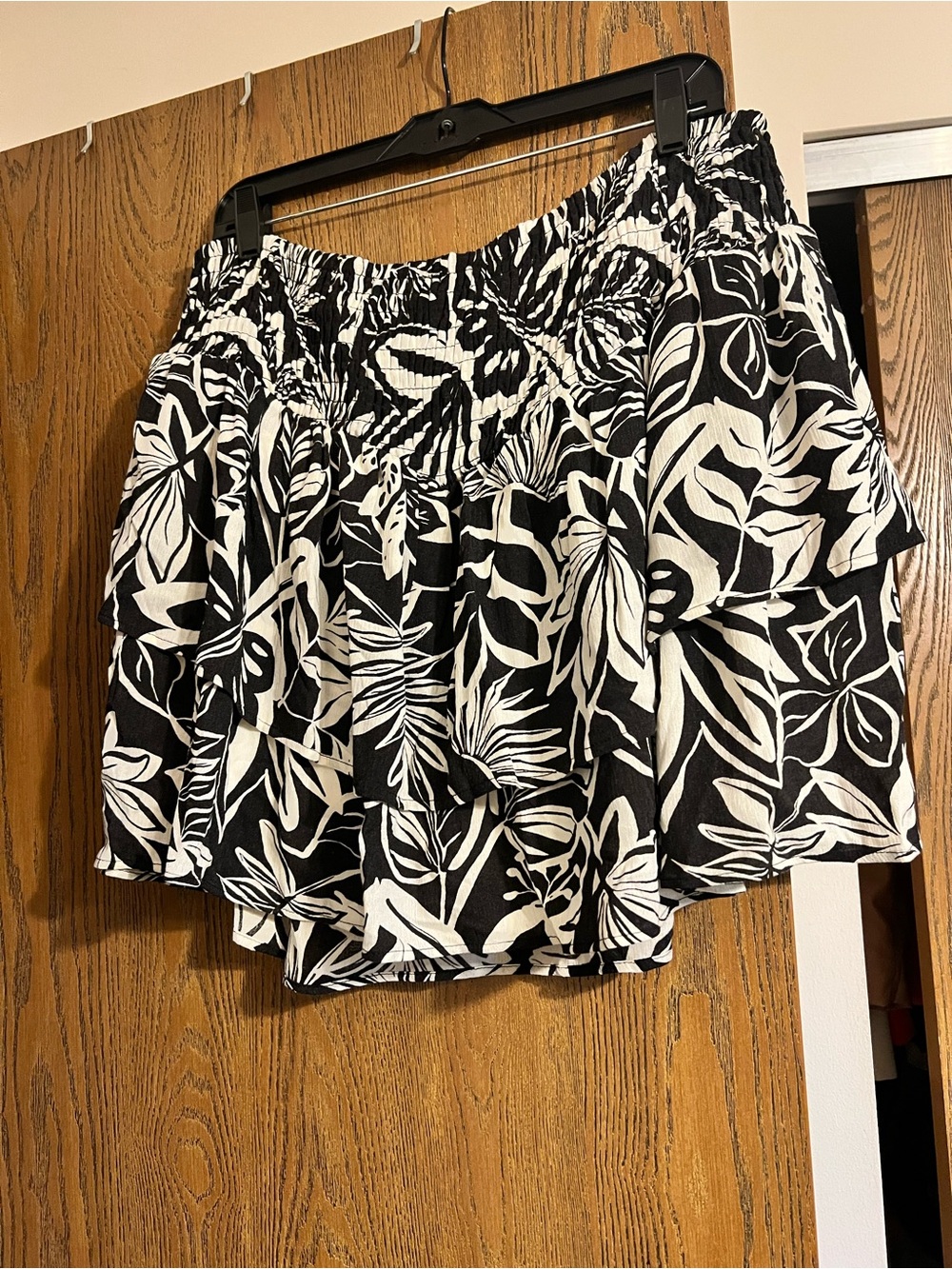 Women's Black & White Floral Tiered Skirt/Shorts